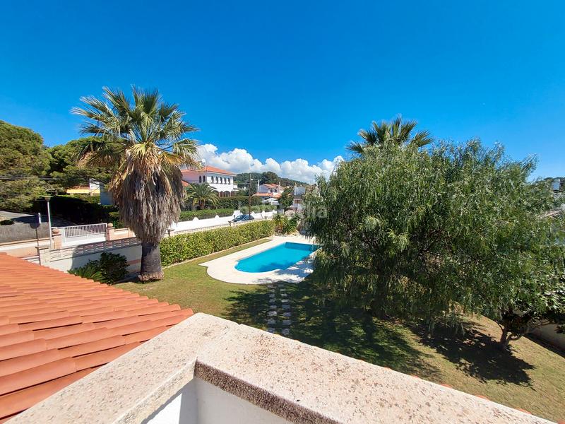 Foto e0e3a811-10f0-456c-a6c8-852481fef48e. Xalet amb xemeneia calefacció aparcament piscina a Coma-ruga