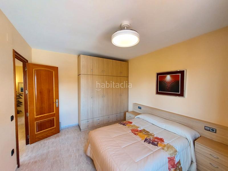 Foto e9e7f31f-0831-4a29-aa35-3e0186ad3dcc. Xalet amb xemeneia calefacció aparcament piscina a Coma-ruga