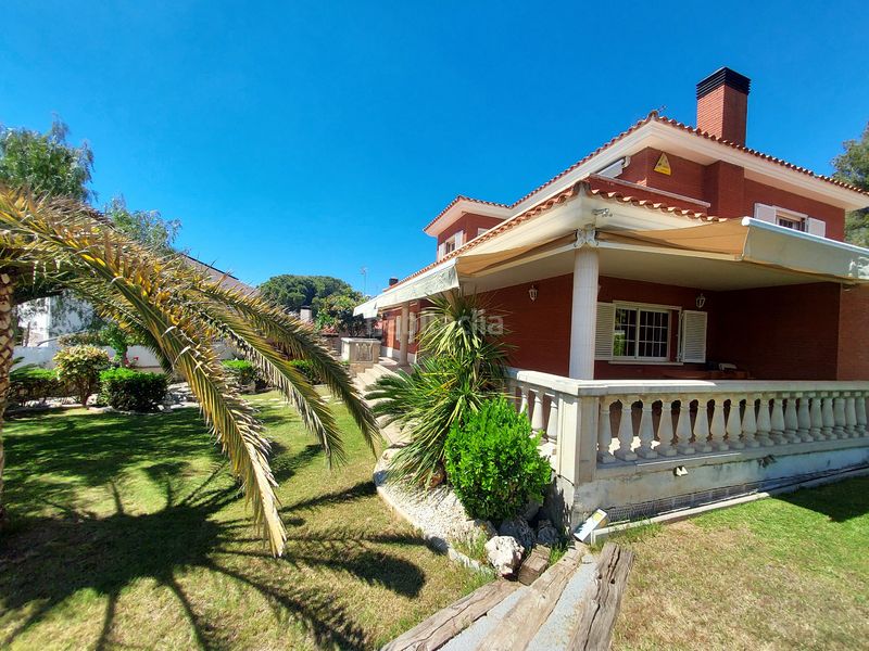 Foto a51ba0ab-1b66-41b3-a242-41ea412fcc16. Chalet  individual en la zona residencial massos . en Coma-ruga