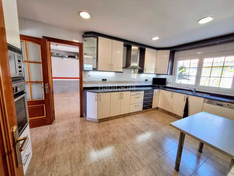Foto b77ba756-4b97-44eb-8ef6-4aefdd5f3351. Chalet  individual en la zona residencial massos . en Coma-ruga