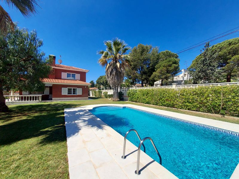 Foto d97dde26-9acc-49ae-9c76-90dfe9023861. Chalet  individual en la zona residencial massos . en Coma-ruga