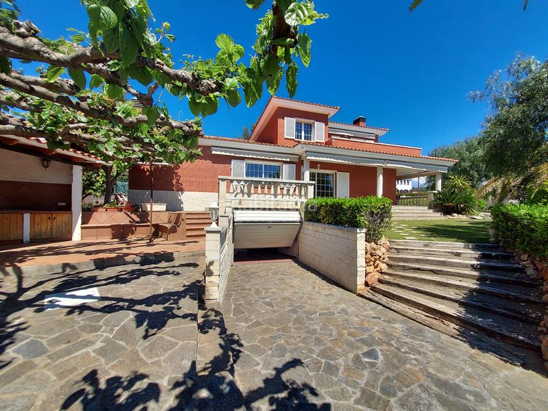 Foto f8812487-2b2e-4476-9af1-33064cf958fe. Chalet  individual en la zona residencial massos . en Coma-ruga