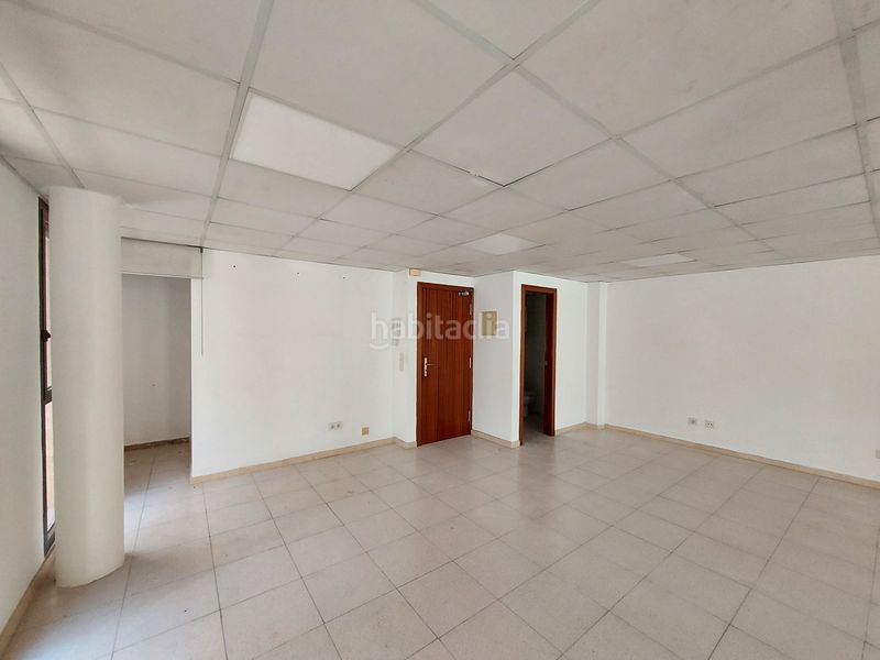 Foto b5b172b5-af67-446a-9150-9cd08d3aa109. Oficina a Centre Vendrell (El)