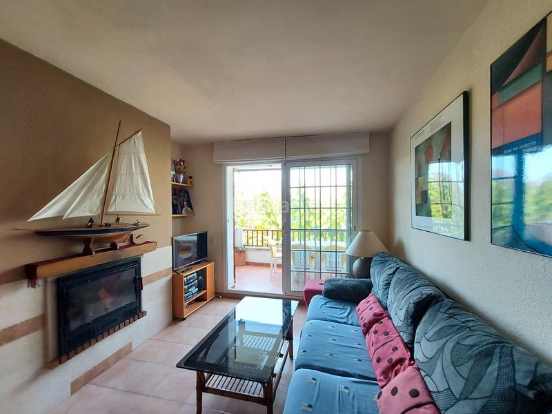 Foto b698e413-3abf-4e37-8691-2e19712e53f0. Apartament amb xemeneia aparcament a Coma-ruga platja Coma-ruga
