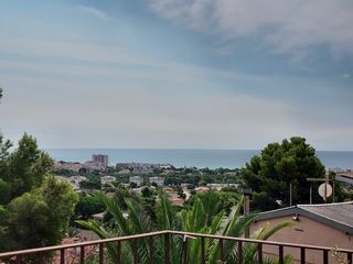 Chalet in Els Masos - Els Garrofers. Chalet individual con espléndidas vistas al mar