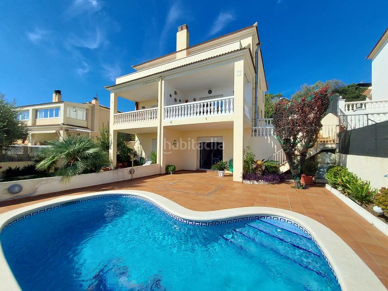 Foto 688095a2-9770-492a-b4cf-7b70eb759747. Casa aparellada amb xemeneia aparcament piscina a Coma-ruga
