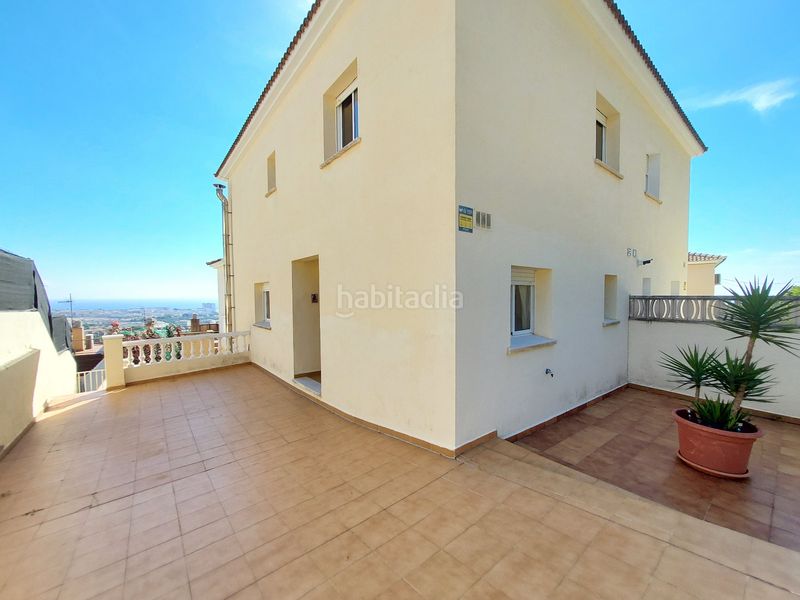 Foto aad717a5-6d10-4a8b-ad4d-dd9e0d891799. Casa aparellada amb xemeneia aparcament piscina a Coma-ruga