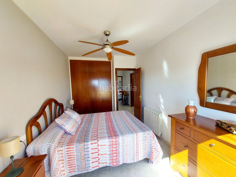 Foto aae6d2e1-94d4-4d14-bdce-0fe0cd823287. Casa aparellada amb xemeneia aparcament piscina a Coma-ruga