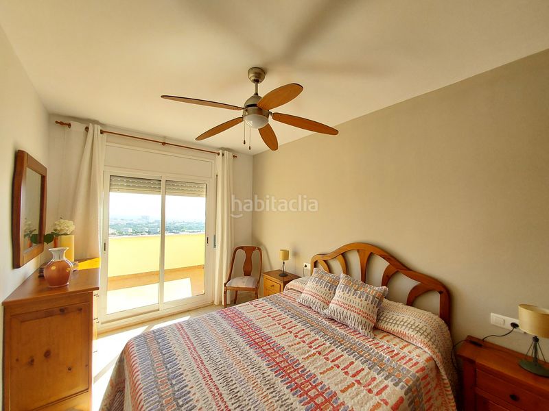 Foto e897f3d0-39b3-4e9a-b527-9424afb4c811. Casa aparellada amb xemeneia aparcament piscina a Coma-ruga