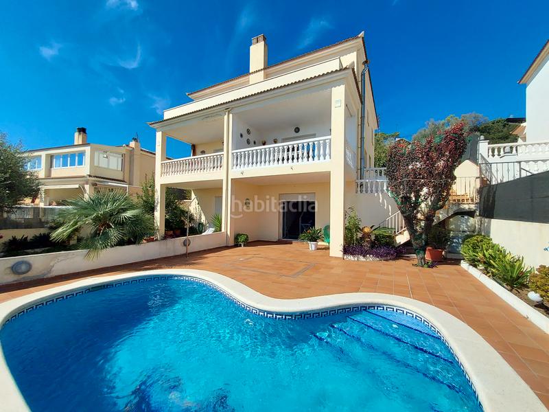 Foto 43646e30-3a89-4fa1-8676-b4e796f44afe. Maison jumelée avec cheminée parking piscine dans Els Masos - Els Garrofers Coma-ruga