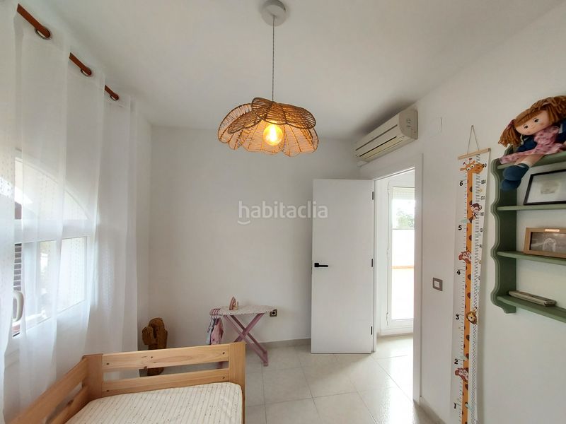 Foto 1a36b610-c917-488b-ad98-0b5715af2de1. Xalet amb xemeneia calefacció aparcament a Els Masos - Els Garrofers Coma-ruga