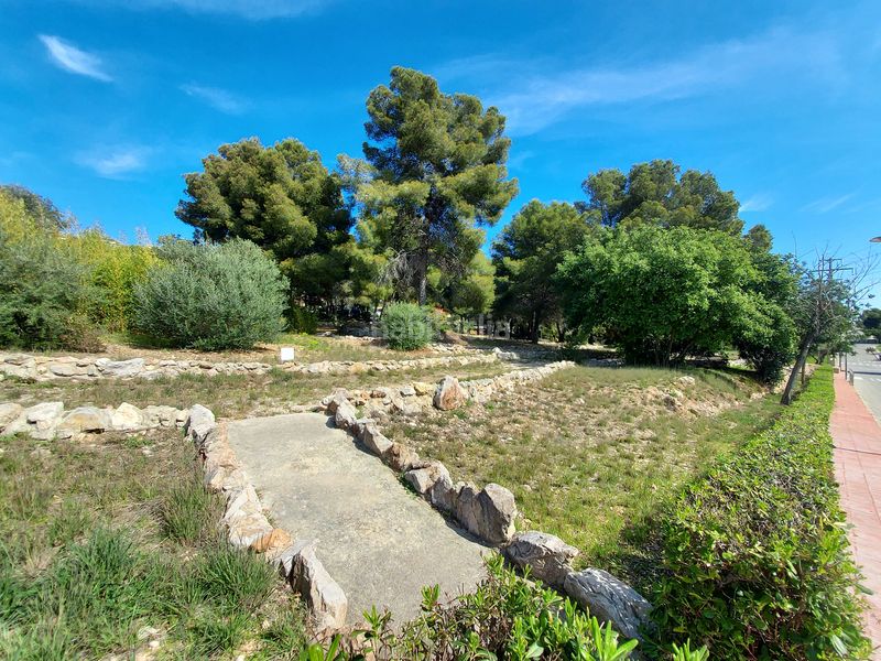 Foto 3f264513-dec7-4a4d-b37d-389c0308f38b. Xalet amb xemeneia calefacció aparcament a Els Masos - Els Garrofers Coma-ruga