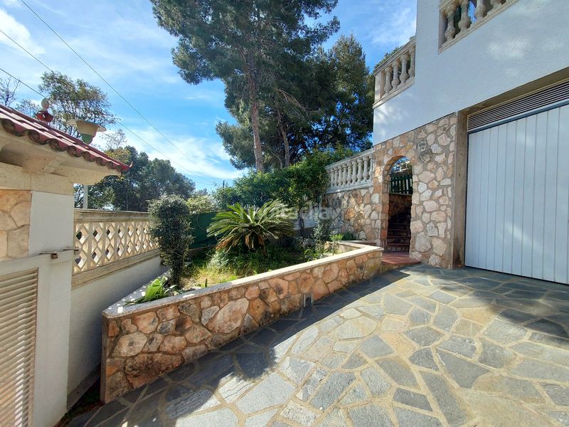 Foto 4c08a25a-0bd6-4682-8f76-b7f38fda3a67. Xalet amb xemeneia calefacció aparcament a Els Masos - Els Garrofers Coma-ruga