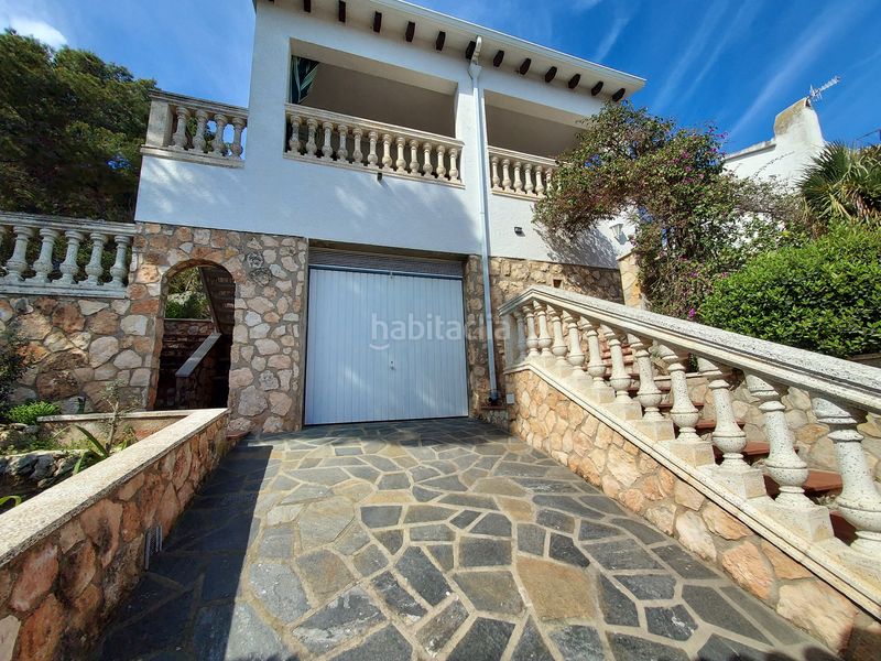 Foto d880d31f-f89f-477d-86e9-c54731f2402a. Xalet amb xemeneia calefacció aparcament a Els Masos - Els Garrofers Coma-ruga