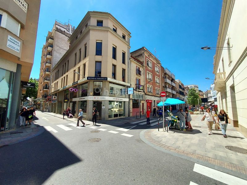 Foto d6eef8f8-c349-4221-8972-28a639e1d626. Oficina a Centre Vendrell (El)