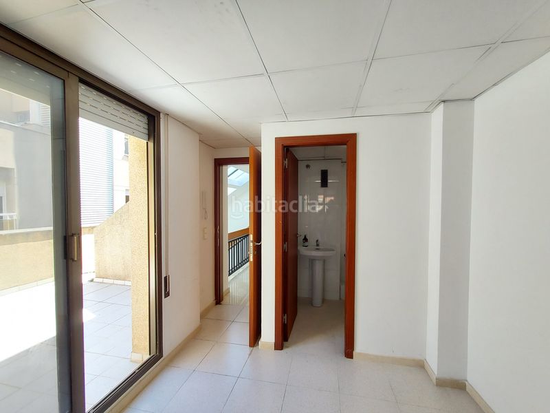 Foto f4455406-7708-4df7-aef9-d9cbbbb6302a. Oficina a Centre Vendrell (El)