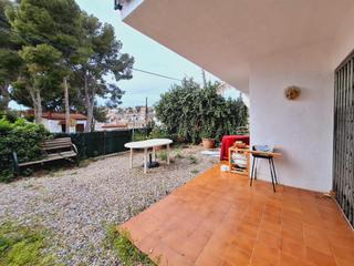 Planta baixa  Xile. Planta baja esquinera con gran terraza en segur de calafell