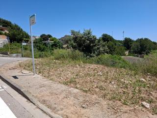 Residential Plot in Valldemar-Montmar. Parcela esquinera con poca inclinación en valldemar  calafell