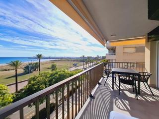 Pis a Segur Platja. Piso en primera línea de mar de segur de calafell con vistas pan