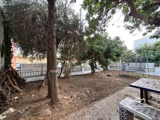 Reihenhaus in Santa Maria-l�Eixample-Sud Sumella. Casa adosada con gran jardin en el centro de cubelles  sud sumel