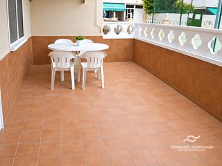 Piccolo appartamento  Tarragona. Planta baja reformada con terraza a 50 metros del mar en cunit