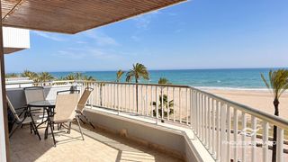 Etagenwohnung  Garona. Bonito piso en primera linea de mar en segur de calafell