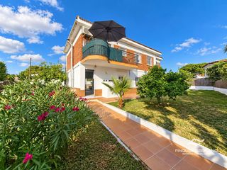 Chalet  Ocea atlantic. Chalet independiente con gran jardín, garaje y cocina de verano