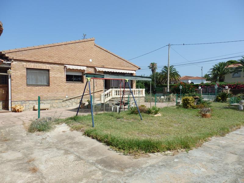 Foto 55b1bae2-5665-4c10-b458-23d5bf47b3f7. Chalet in avinguda veracruz 47 in Centre Miami Platja