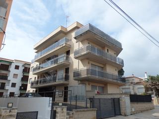 Apartment in Carrer de tortosa 16. Apartamento de 2 habitaciones y cerca de la playa.