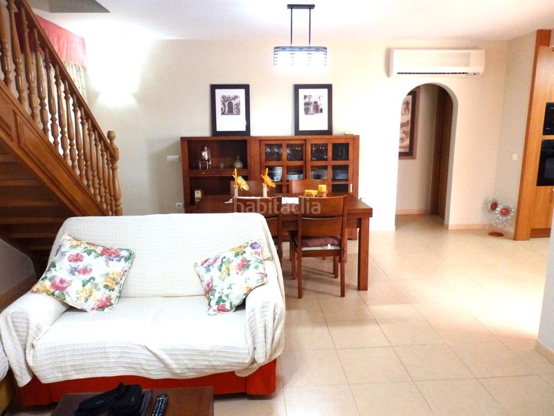 Foto 82bb9e1d-dc85-406c-98aa-78cd8b260374. Chalet con camino parcheggio piscina in Costa del Zèfir Miami Platja