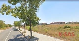 Residential Plot in Avinguda president tarradellas 9. Amplio terreno.