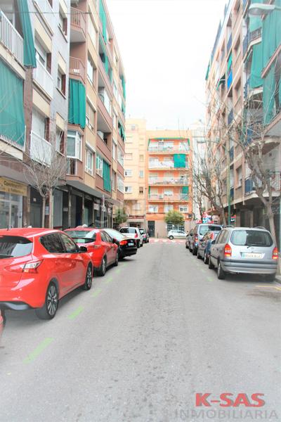 Foto 489fee64-8cb5-4fc9-9498-9a3447e1f196. Autoparkplatz in carrer de josep gras 5 in Can Vidalet Esplugues de Llobregat