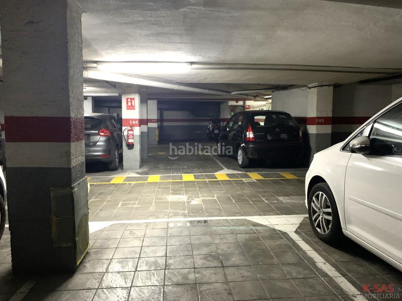 Foto 548f4548-7df2-4bd1-a406-734dcd7aff4c. Aparcament cotxe a carrer del molí 47 a Can Vidalet Esplugues de Llobregat