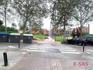 Lloguer Aparcament cotxe a Carrer de l'esport 17. Parking en alquiler o venta.