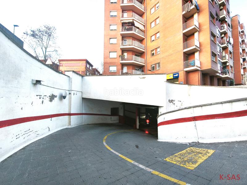 Foto 35b09a37-a06d-497f-be65-09743267c35f. Parking coche en carrer dels cedres 35 parking en venta en Esplugues de Llobregat