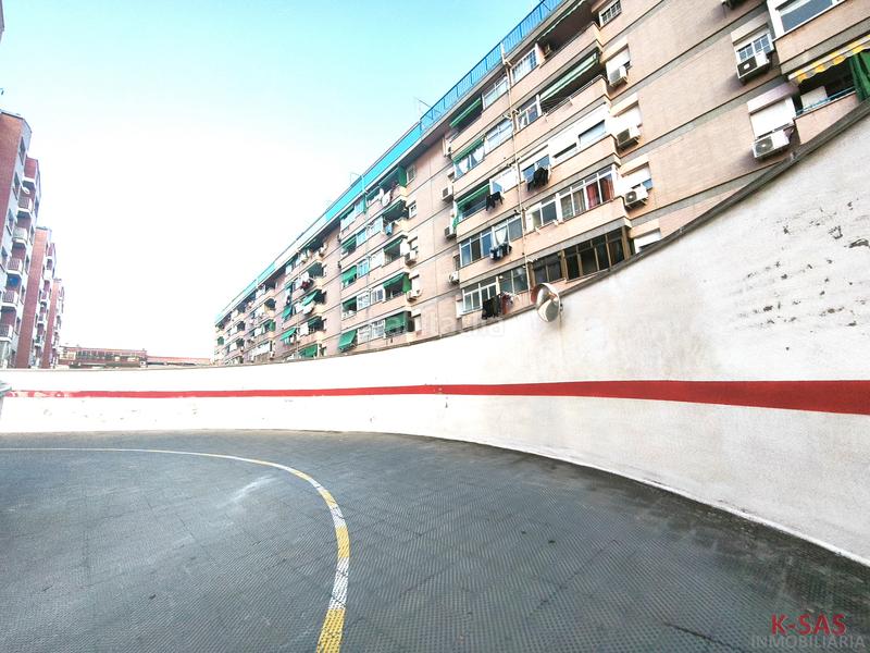 Foto 6fa509c0-c7aa-4f13-b0c6-1ee37b1cf606. Parking coche en carrer dels cedres 35 parking en venta en Esplugues de Llobregat