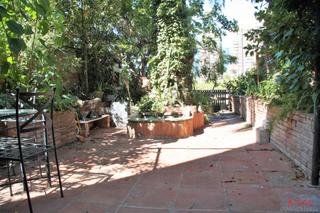 Casa  Carrer de josep anselm clav. Gran casa