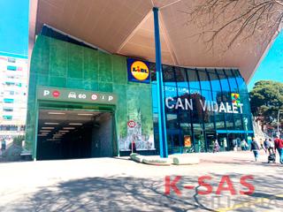 Pis a Pubilla Cases. Piso de tres dormitorios antes cuatro.