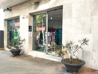 Trapasso Locale commerciale in Carrer de l'església 1. Tienda de moda en traspaso.