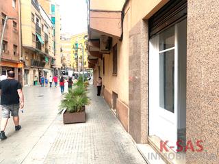 Lloguer Local Comercial a Carrer de l'hortènsia 24. Local en alquiler.