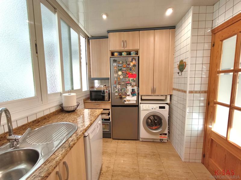 Foto 8bf67b2f-fce1-496a-b136-cb9026bed470. Dachwohnung mit kamin heizung parking in La Plana Esplugues de Llobregat