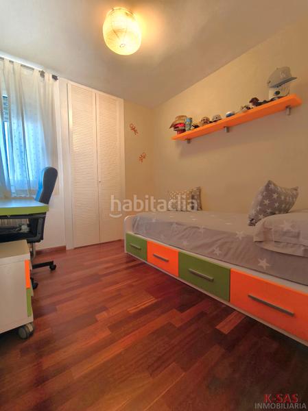 Foto c83e6fbb-8a61-4599-bf89-356b2f3ffd0c. Dachwohnung mit kamin heizung parking in La Plana Esplugues de Llobregat