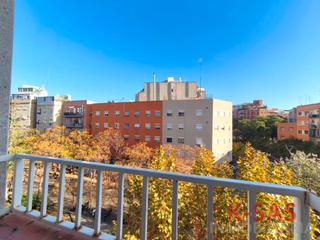 Pis  Avinguda de severo ochoa. Piso con mucha luz natural en pubilla cases