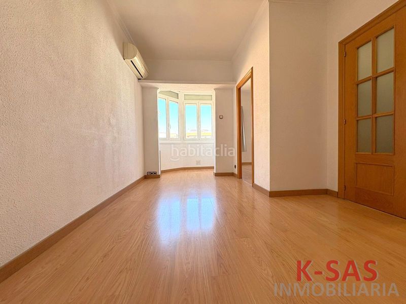 Foto 746cdab5-5607-40ed-9681-debb4179d7b4. Àtic a Sant Antoni Barcelona