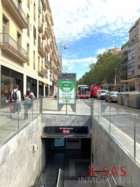 Foto 01f49163-ea1a-40a4-82da-7973f335f9a8. Àtic a Sant Antoni Barcelona