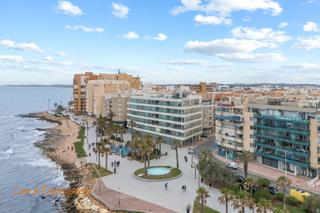 Apartament en Avenida de la purisima 59. Impresionante casa con vistas al mar junto al paseo martimo, en