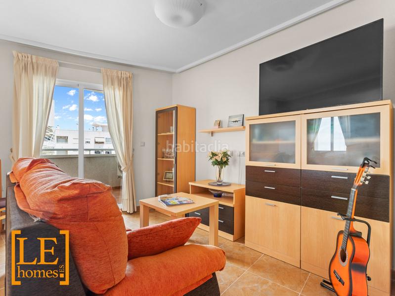 Foto 136d3617-e446-4b3a-9b76-d2b40e878932. Appartement dans calle joaquín chapaprieta 138 dans Torrevieja