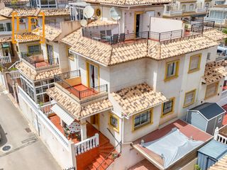 Casa adossada a Calle Pica 13