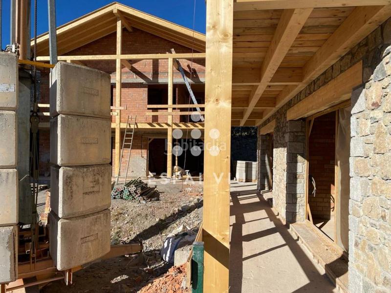 Foto fa69dc7a-1fa9-44f0-b368-b3b795bc6c22. Casa con riscaldamento parcheggio in Isòvol