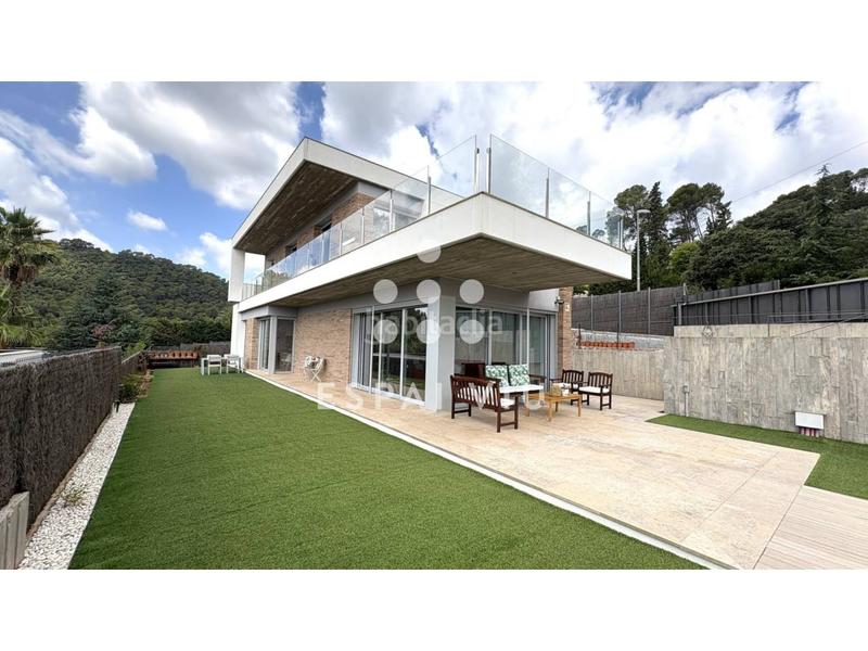 Foto d5adf5b6-91f8-4f5d-b9dc-5a99f4bc08f0. Casa visita muy recomendable. precio negociable! en Matadepera